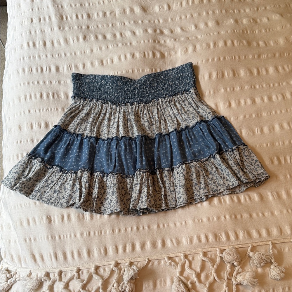 American Eagle Outfitters Blue and Cream Skater Skirt